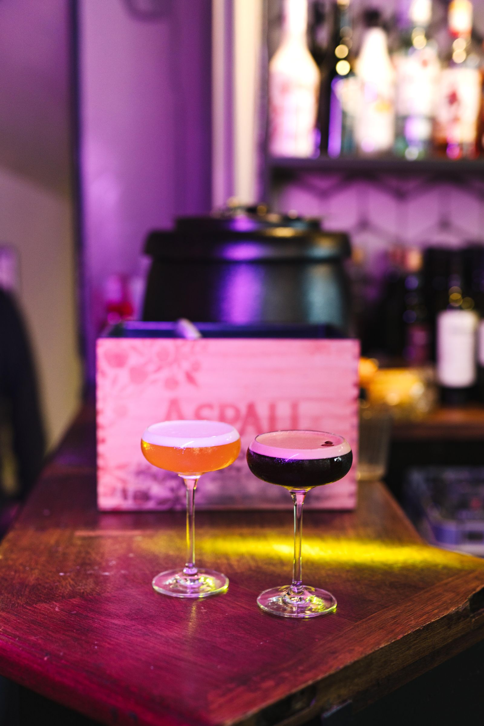 Illustrative cocktail presentation